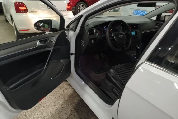 Used Volkswagen Golf 2015 1.6L Automatic Comfort Model
