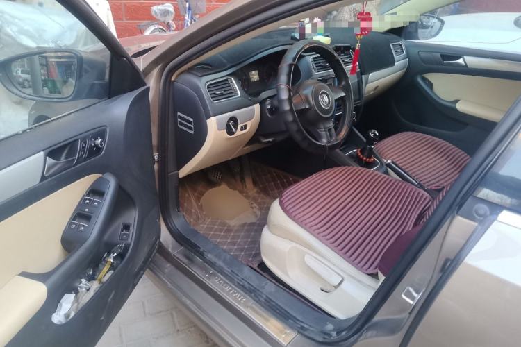 Used Volkswagen Sagitar 2012 1.6L Manual Comfort Model Driver Seat