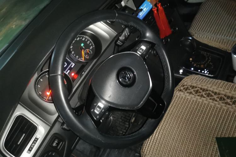 Used Volkswagen Golf 2014 1.4TSI Automatic Luxury Model Steering Wheel