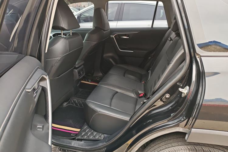 Used Toyota RAV4 2022 2.0L CVT Two-Wheel Drive Fashion Plus Edition Left Rear Seat