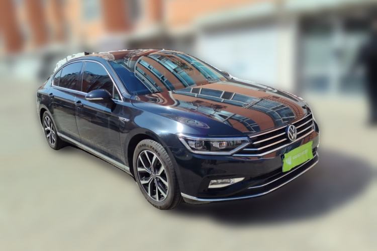 Used Volkswagen Magotan 2020 280TSI DSG Comfort Edition Front Right 45 Deg