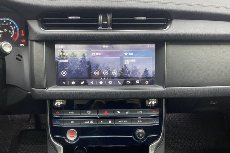 Used Jaguar XFL 2020 XFL 2.0T P200 Two-Wheel-Drive Rally Flag Edition Interior 3