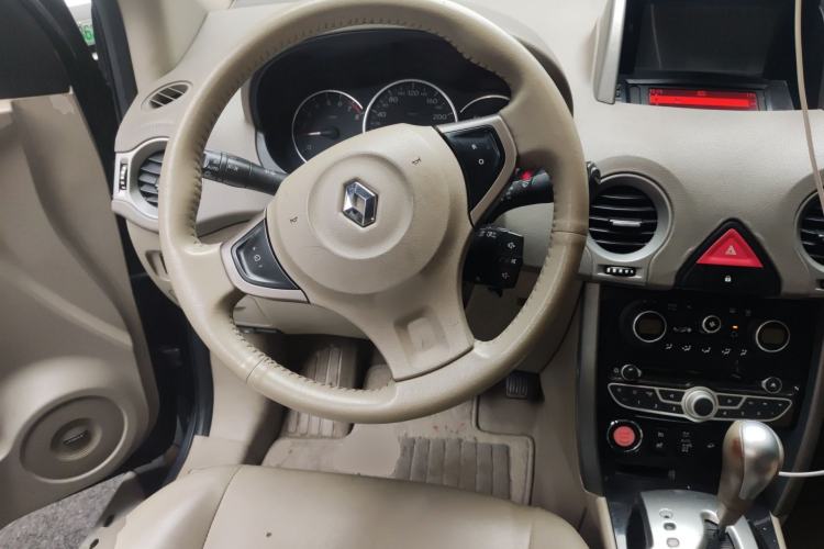 Used Renault Koleos 2010 2.5L 4x4 Comfort Edition Steering Wheel