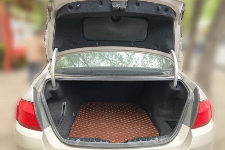 Used BMW 5 Series 2012 523Li Luxury Model