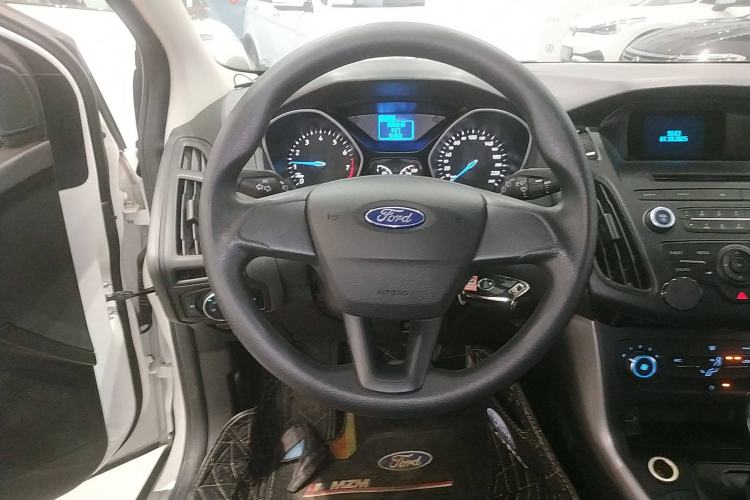 Used Ford Focus 2015 Hatchback 1.6L Automatic Comfort Model
