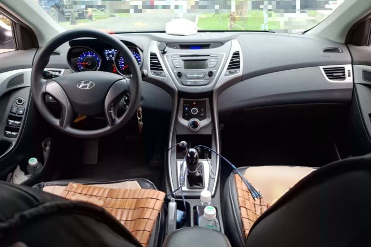 Used Hyundai Elantra (5th Generation / Langdong) 2016 1.6L Automatic Smart Version