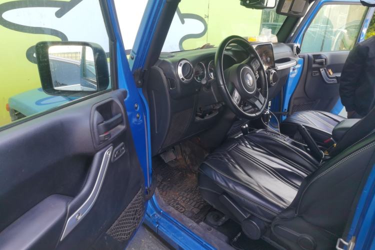 Used Jeep Wrangler 2015 2.8TD Sahara Four-Door Comfort Edition Driver Seat