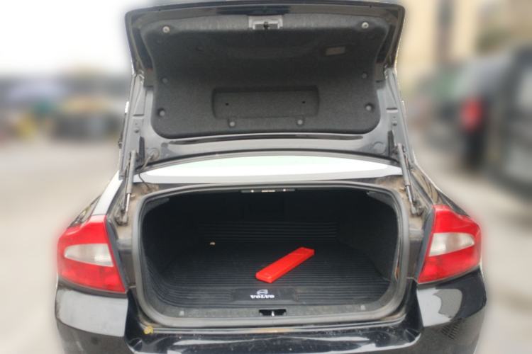 Used Volvo S80L 2009 2.5T ZhiZun Edition Trunk