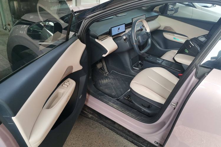 Used Lynk & Co Z20 2025 530 km Range Rear-Wheel Drive Max
