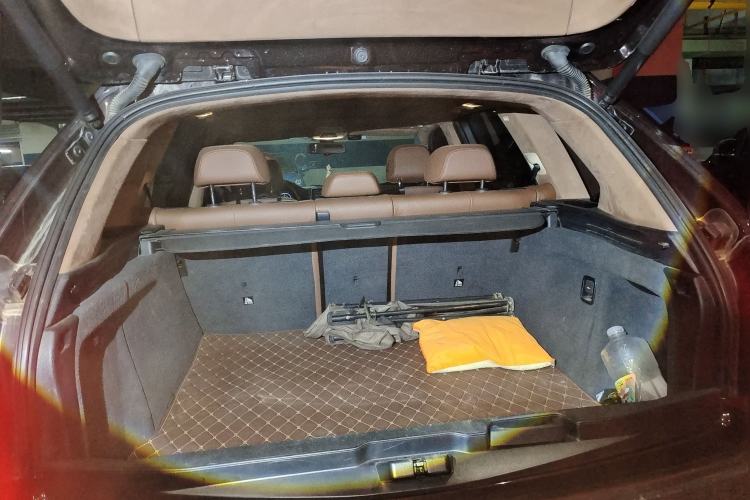 Used BMW X5  Trunk
