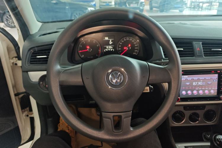 Used Volkswagen Lavida 2013 Revised Classic 1.6L Manual Fashion Edition
