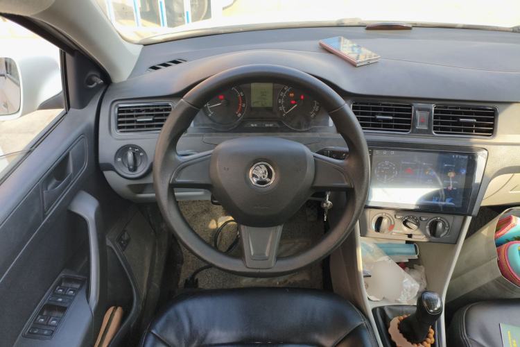 Used Skoda Rapid 2016 1.6L Manual Front-Wheel-Drive Version
