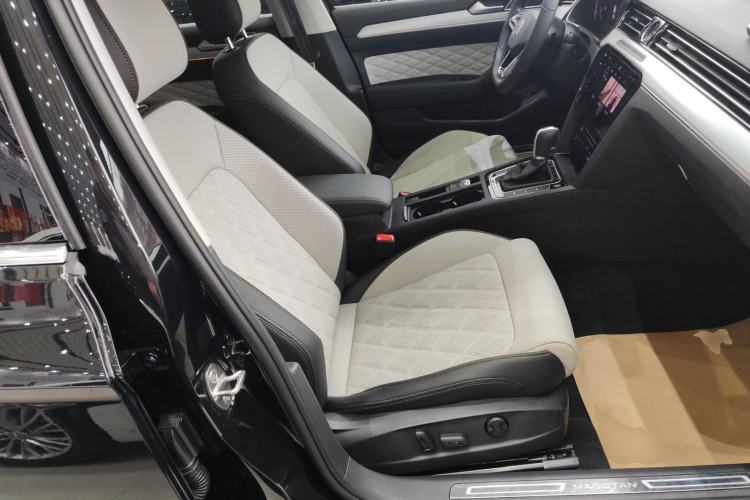 Used Volkswagen Magotan 2023 2 Million Units Commemorative Edition 330TSI DSG Luxury Version
