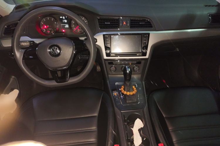 Used Volkswagen Lamando 2015 230TSI DSG Fashion Edition Center Console