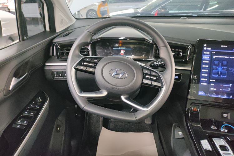 Used Hyundai Custo 2024 270TGDi LUX Prestige Edition Steering Wheel