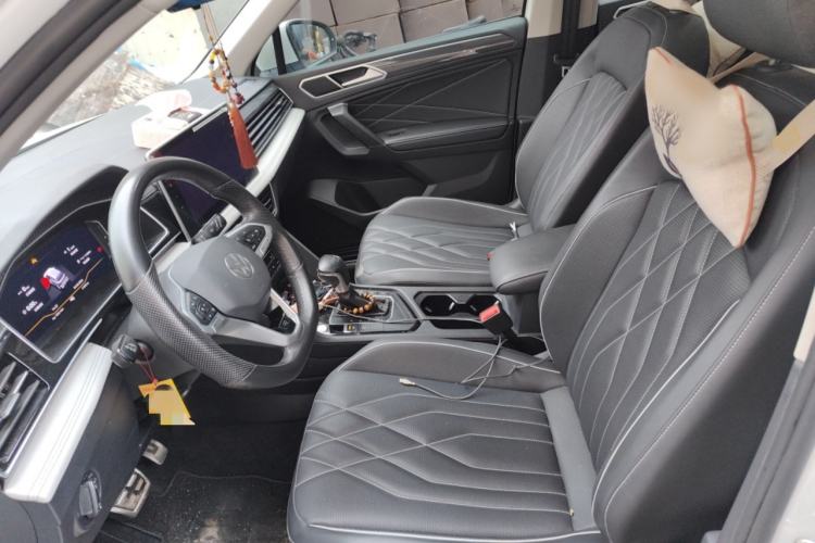 Used Volkswagen Tiguan L 2023 Restyled 330TSI Automatic Two-Wheel Drive R-Line Enhanced Comfort Version Left Front Seat