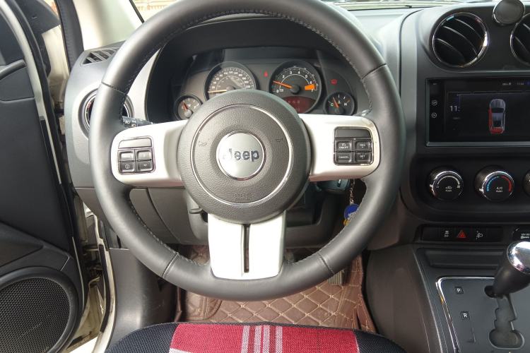 Used Jeep Compass 2014 2.4L four-wheel drive sport version
