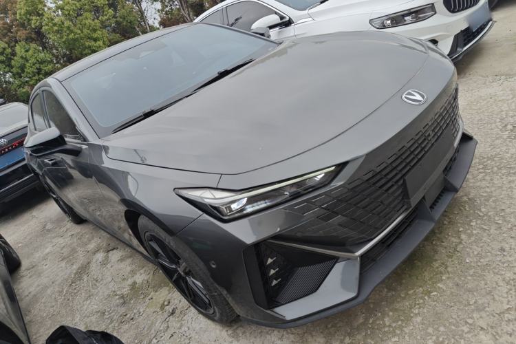 Used CHANGAN UNI-V 2022 1.5T Smart Navigation Version Front Right 45 Deg