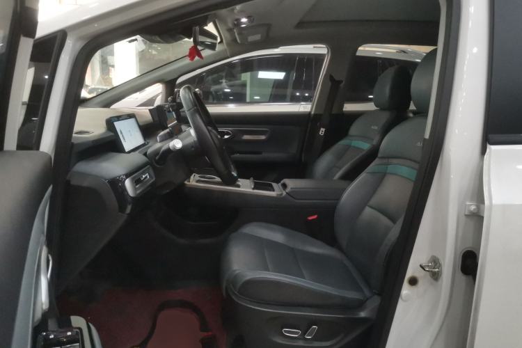 Used AION Y 2022 Plus 70 Tech Edition Left Front Seat