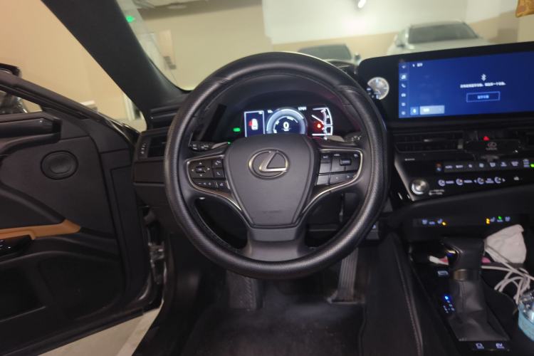 Used Lexus ES 2022 300h Deluxe Edition
