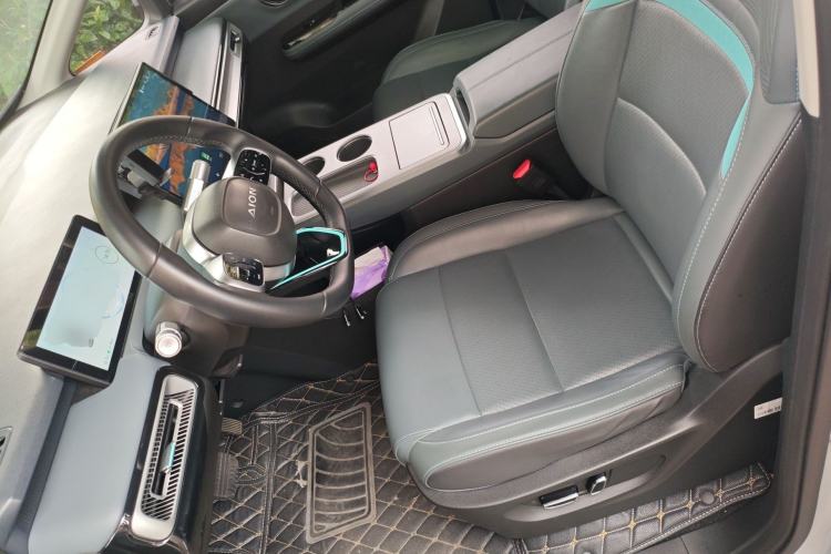 Used AION Y 2023 Younger Star Edition Left Front Seat