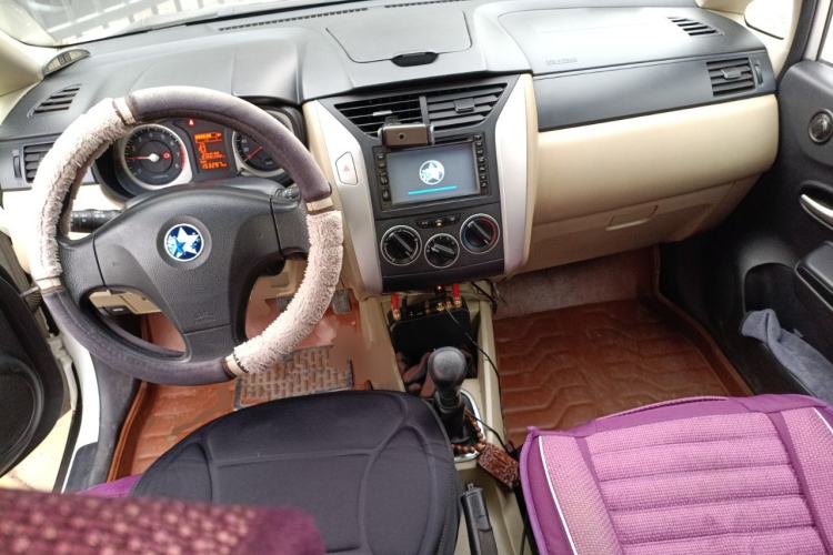 Used Venucia R50 2012 1.6L Manual Comfort Edition
