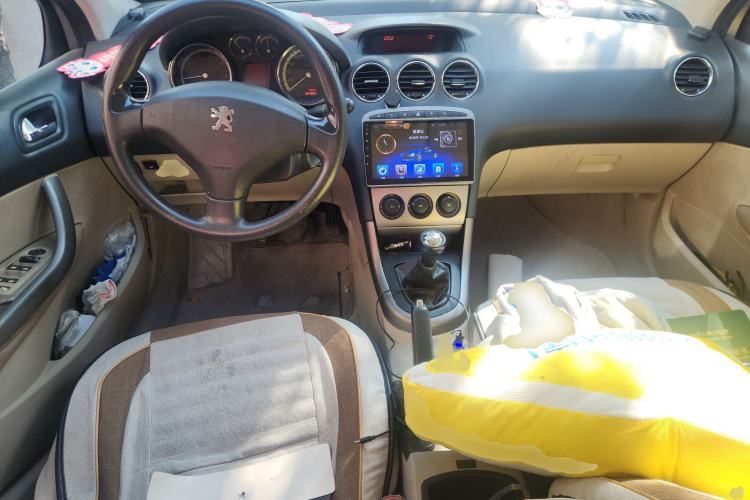 Used Peugeot 408 2011 1.6L Manual Comfort Edition Center Console