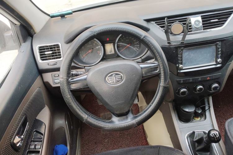 Used FAW Senya S80 2015 1.5L Manual 5-Seater Urban Edition
