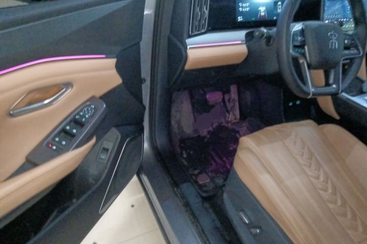 Used BYD Song L DM-i 2024 112 km Beyond Edition Driver Seat