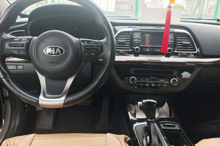 Used Kia K4 2015 1.8L Automatic DLX Special Center Console