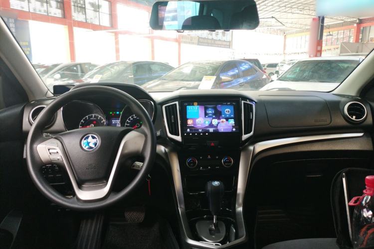 Used Venucia T70 2016 2.0L CVT Smart Edition