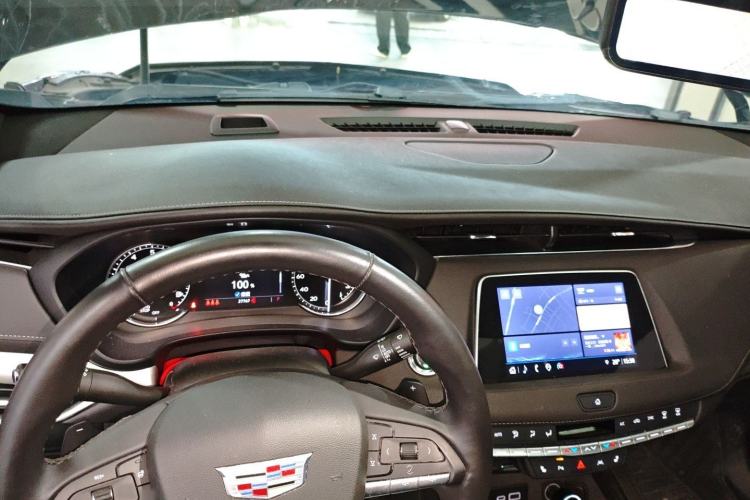 Used Cadillac XT4 2023 28T Two-Wheel-Drive Luxury Version