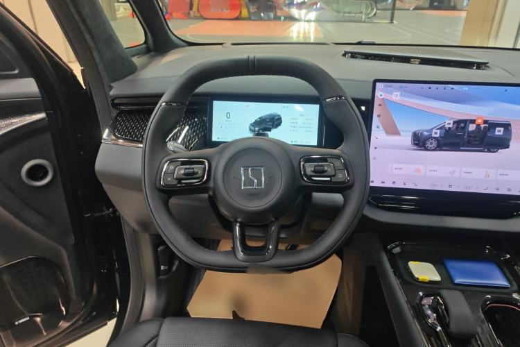 Used Zeekr 009 2024 7-Seater Walk-Through Version Four-Wheel Drive 108 kWh
