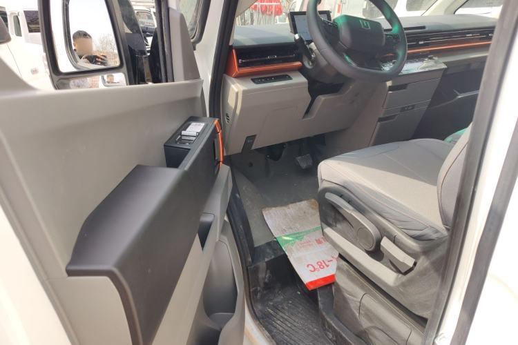 Used Farizon Super VAN 2025 Model Wealth Creation Version—Long Wheelbase High Roof 106kWh
