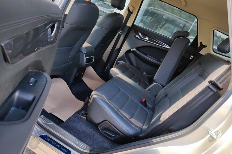 Used JETOUR X90 2019 1.5T Manual Enjoyment Model 6 Seats China V Emission Standard
