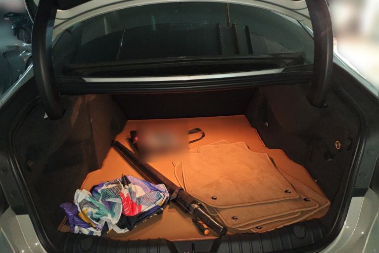 Used Jaguar XFL 2025 Model—2.0T P250, Two-Wheel Drive, Premium Luxury Edition