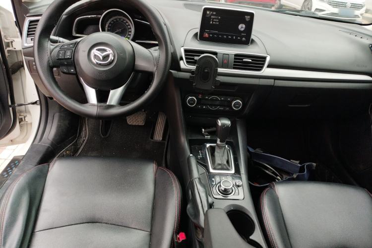 Used Mazda 3 Axela 2016 Sedan 1.5L Automatic Luxury Model