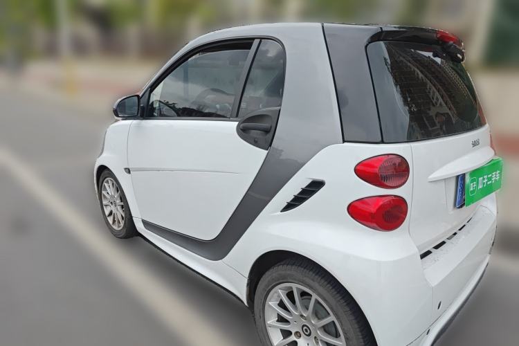 Used smart fortwo 2014 1.0 MHD Hardtop New Year Special Edition Exterior 3