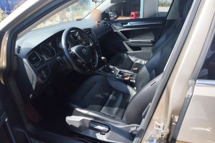 Used Volkswagen Golf 2017 230TSI Automatic Comfort Edition – Celebrating Milestone of One Million Units Left Front Seat