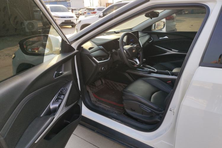 Used Chevrolet Menlo 2022 Mickey Kung Fu Edition
