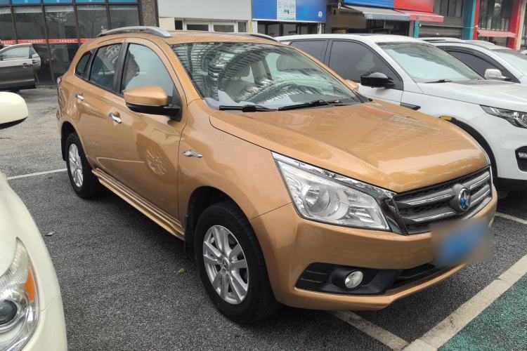 Used Venucia T70 2015 2.0L CVT Smart Choice Edition
