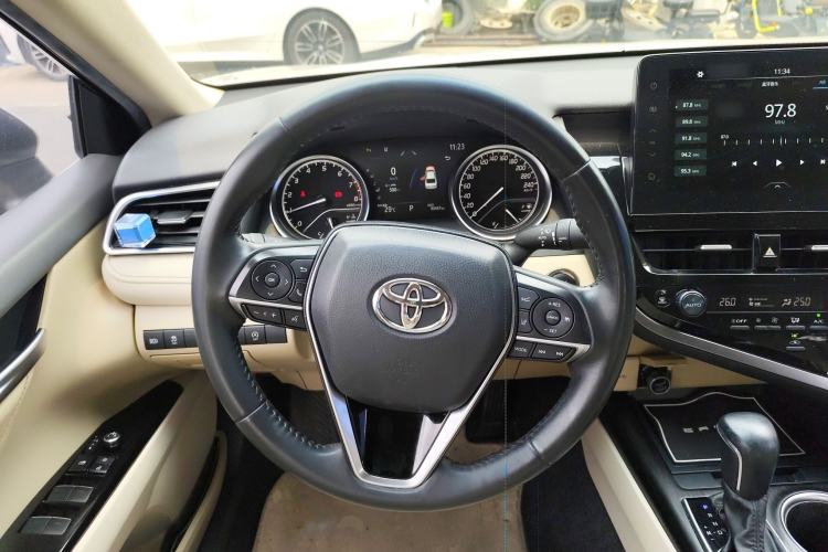 Used Toyota Camry 2021 2.0G Luxury Edition
