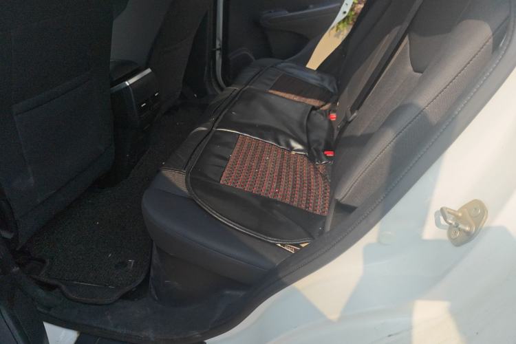 Used Dongfeng Aeolus AX7 2016 2.0L Automatic Zhiyue Trim
