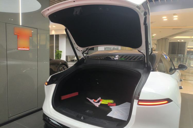 Used Avatr 06 2025 Max All-Electric Version