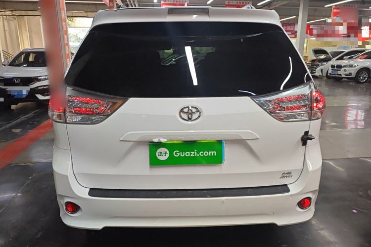 Used Toyota Sienna 2019 3.5L Two-Wheel Drive LE Trim 7 Seats U.S. Specification
