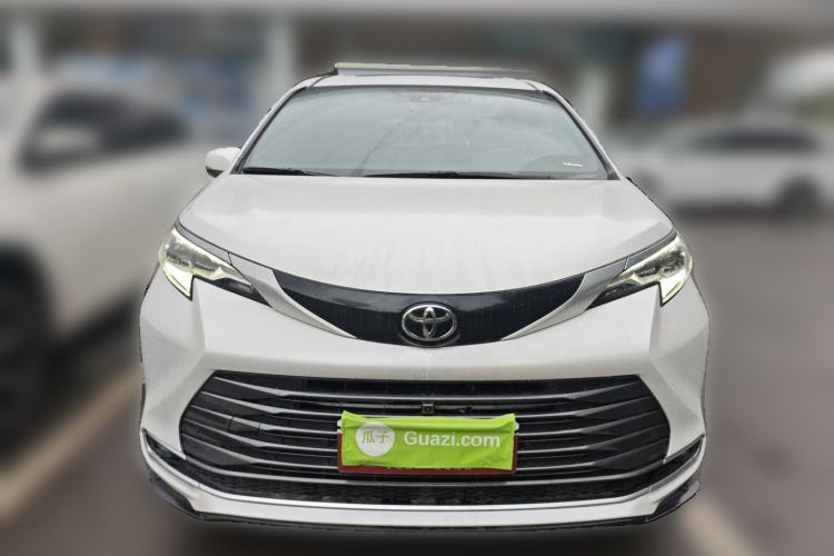 Used Toyota SIENNA 2024 2.5L Hybrid Four-Wheel Drive Prestige Edition Front