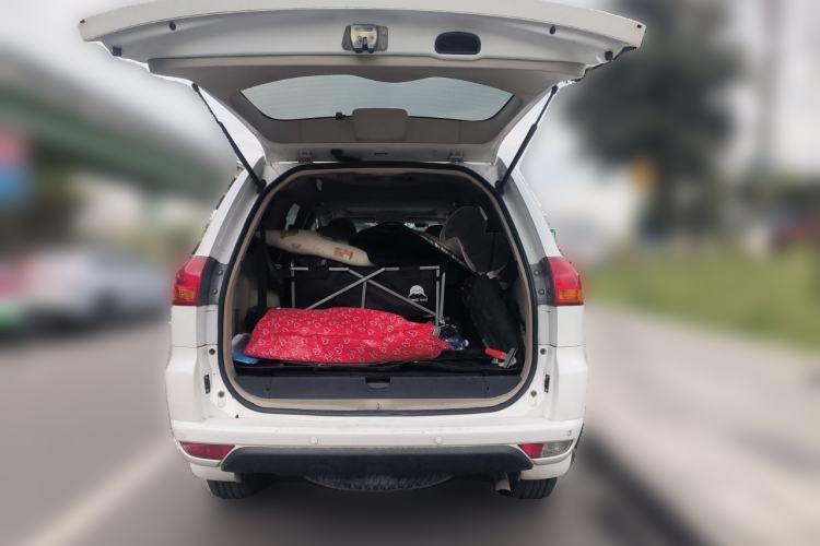 Used Mitsubishi Pajero Sport 2013 3.0L Automatic Two-Wheel Drive Luxury Edition Trunk