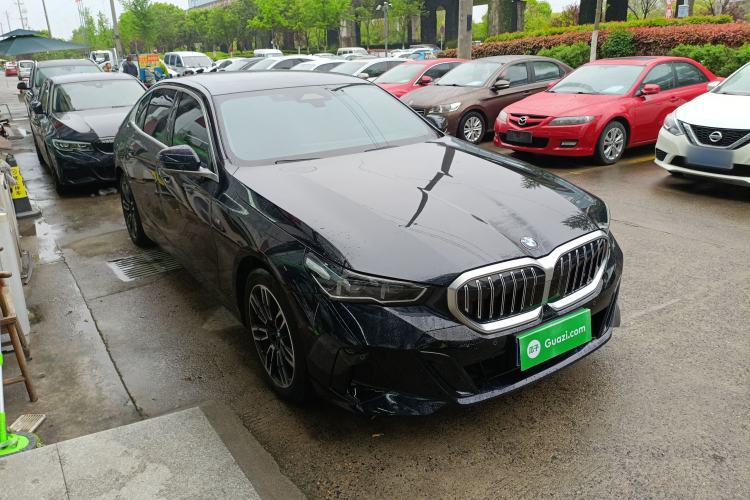 Used BMW 5 Series 2024 525Li M Sport Package Front Right 45 Deg