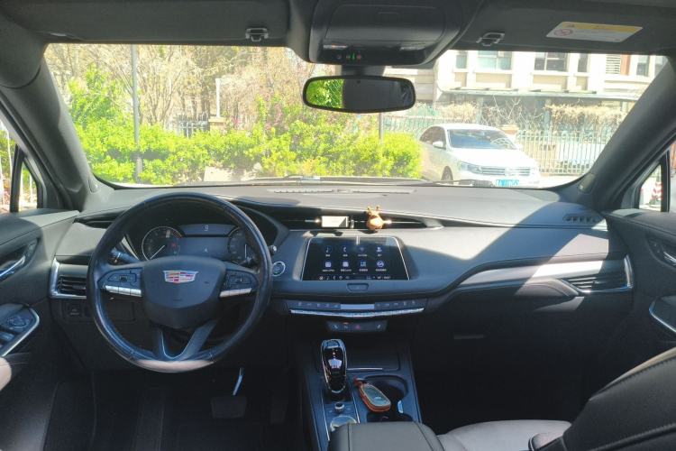 Used Cadillac XT4 2021 28T Two-Wheel Drive Leading Version
