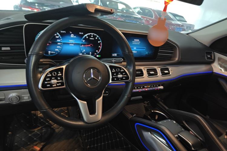 Used Mercedes-Benz GLE Coupe 2020 GLE 350 4MATIC Coupe SUV Luxury Model Center Console